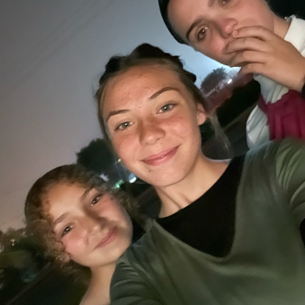 Heyy 👋 - Picture 2 of 4